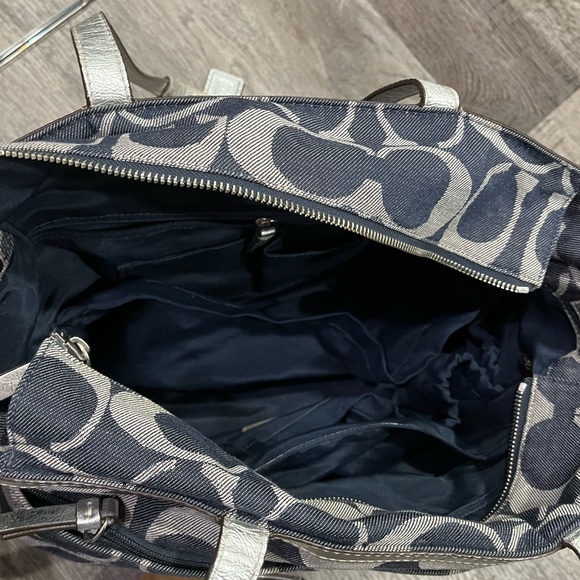 Coach baby bag - excellent like new condition - Picture 3 of 6